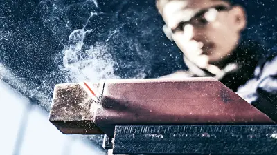 Bluelook_keyvisual_wood and metal sabre saw
